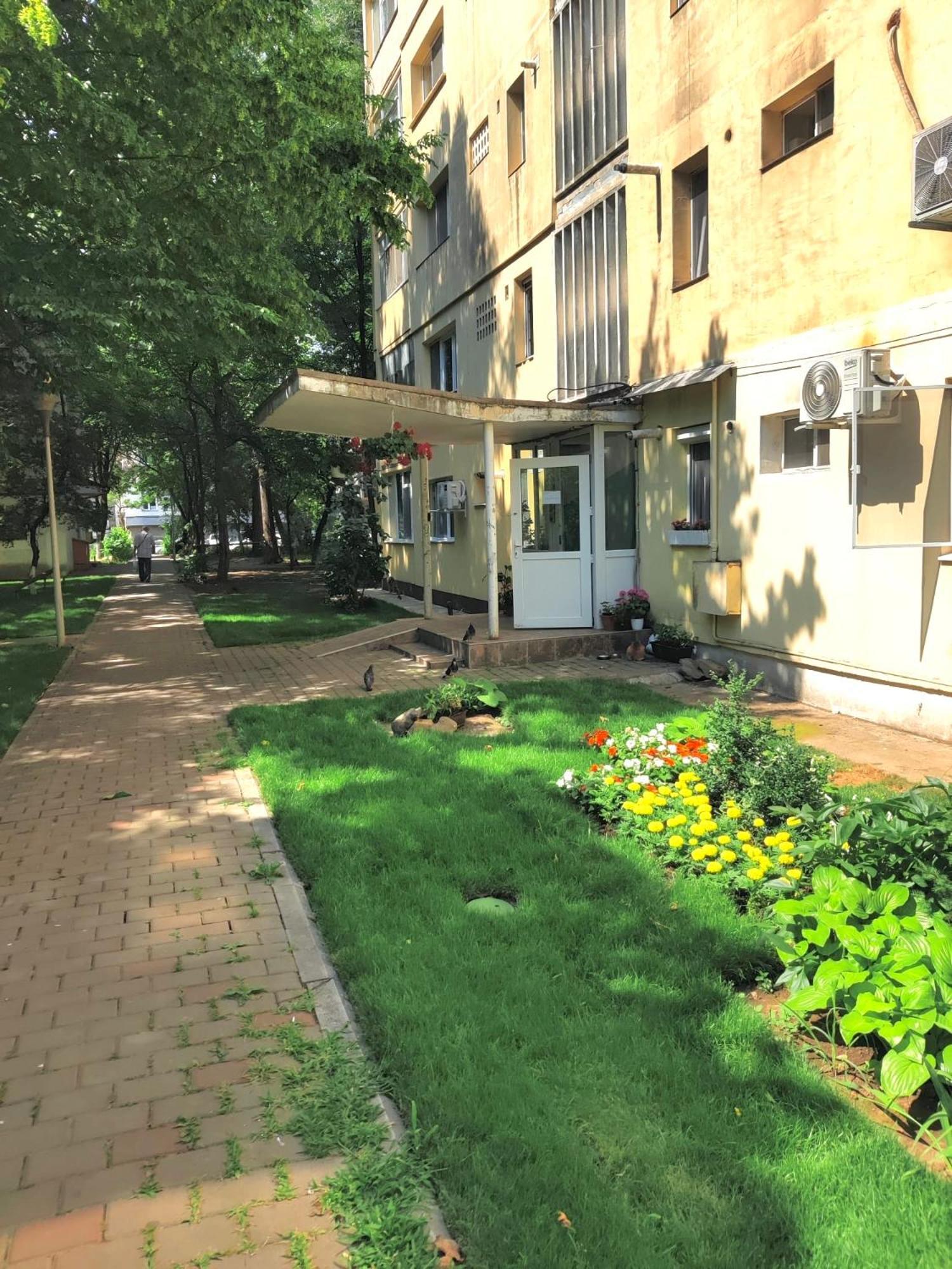 3 Rooms Apartment Airy & Bright Palas Style Iasi Buitenkant foto