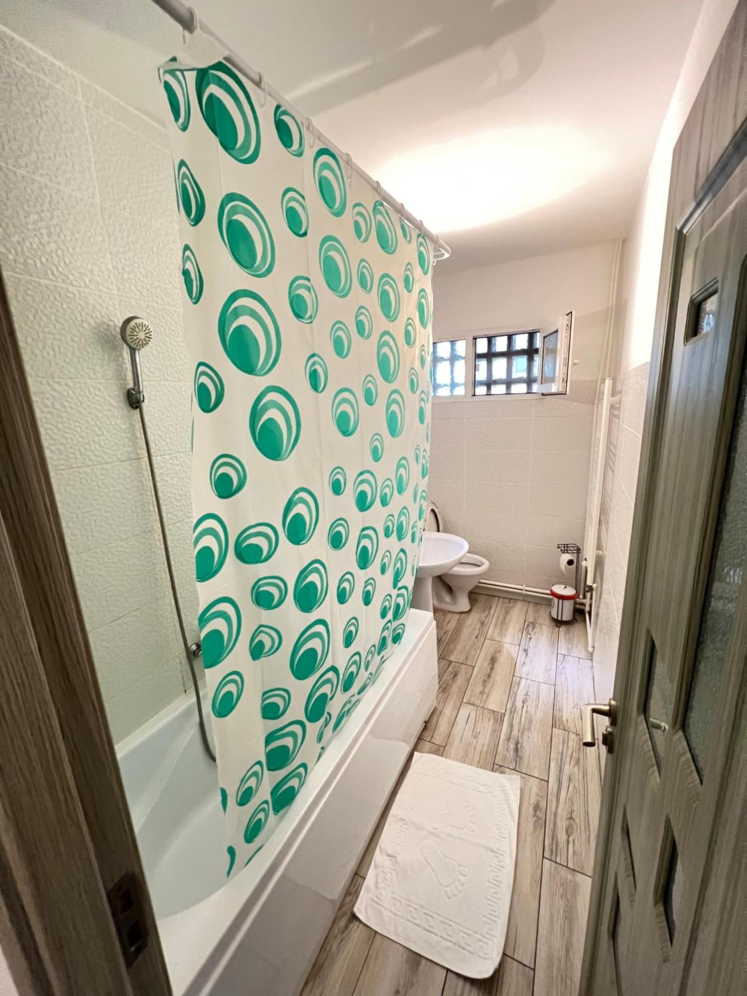 3 Rooms Apartment Airy & Bright Palas Style Iasi Buitenkant foto