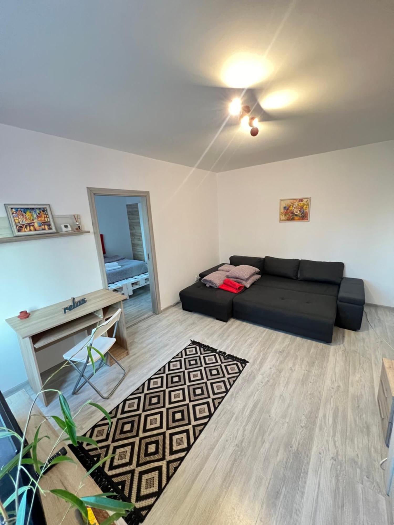 3 Rooms Apartment Airy & Bright Palas Style Iasi Buitenkant foto