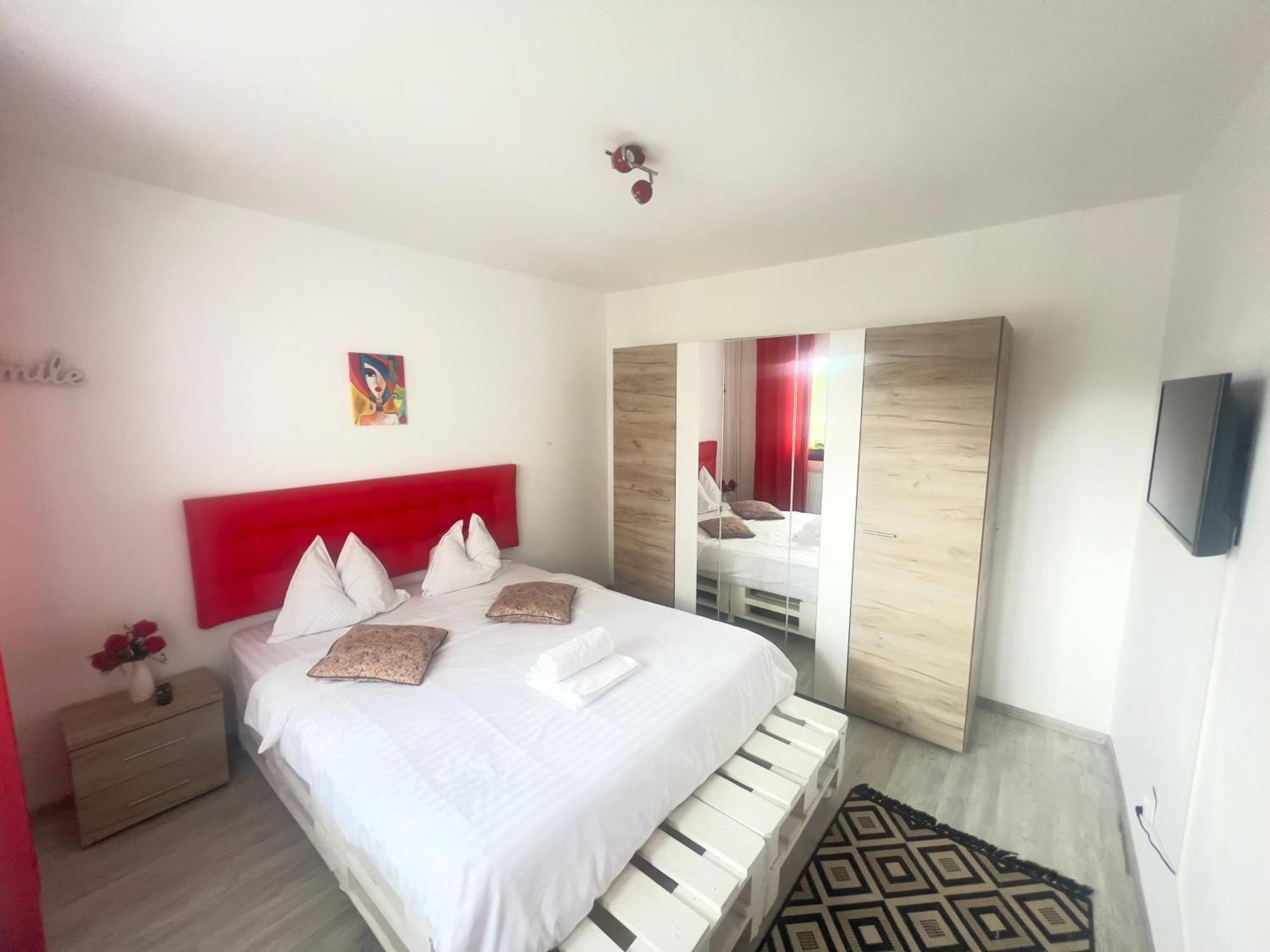 3 Rooms Apartment Airy & Bright Palas Style Iasi Buitenkant foto