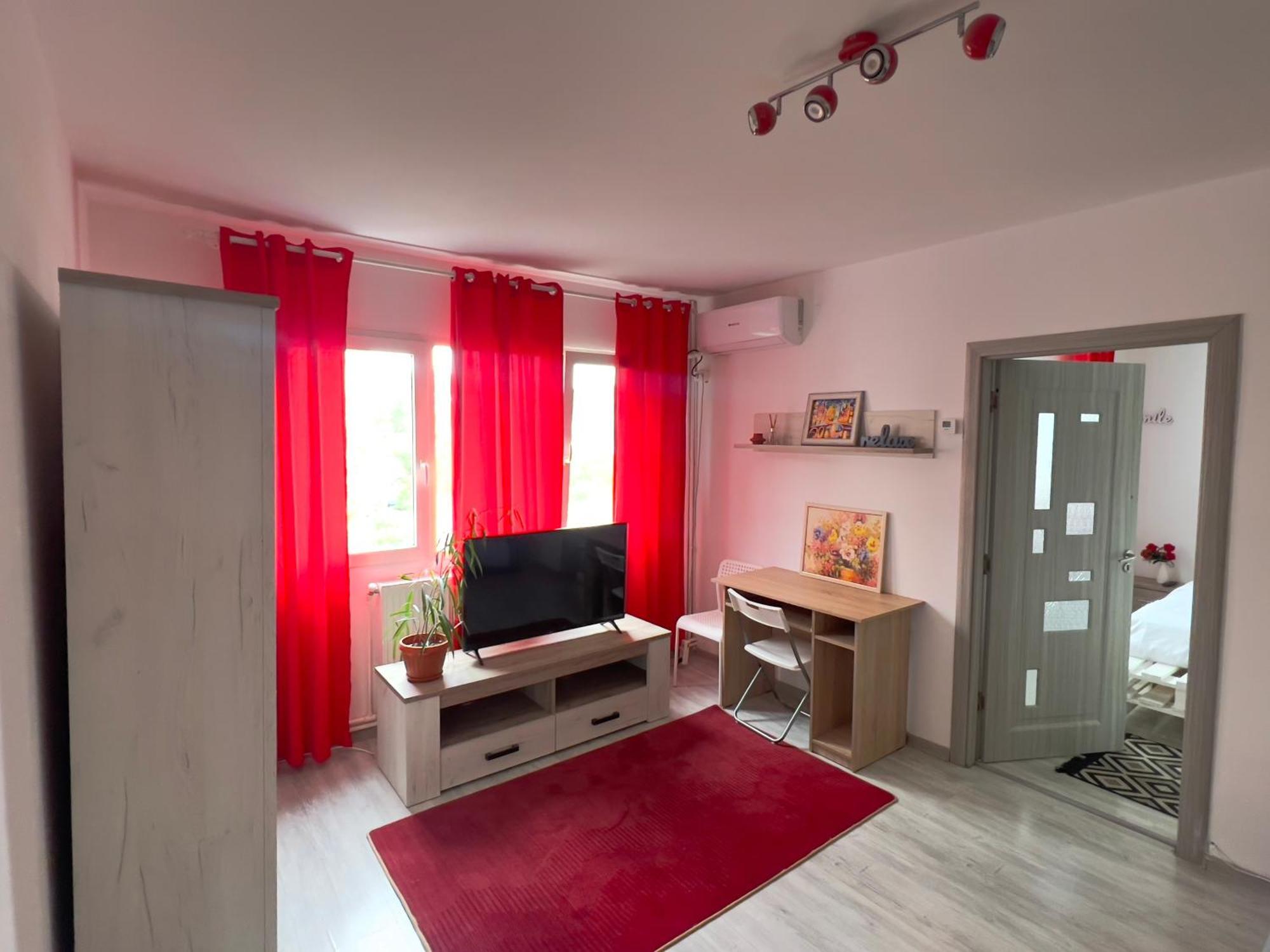 3 Rooms Apartment Airy & Bright Palas Style Iasi Buitenkant foto
